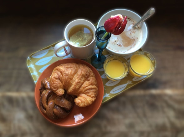 Croissants und Petite Cannelle zum Frühstück